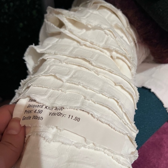White stretchy fabric bolt - Picture 3 of 3